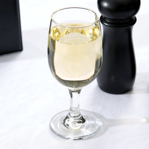 8 1/2 oz. Wine Glass, 24 per rack